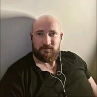 Florian Schustek Email