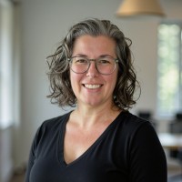 Emma Bryant Email & Phone Number
