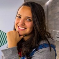 Nádia Oliveira Email