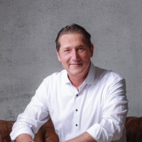 Thomas Georgi Email