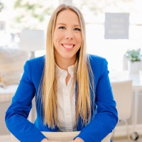 Smart E-Commerce Employee Samantha Hopkins's profile photo