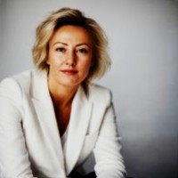 Dorottya Lee
