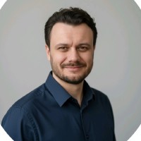 Maksym Bohomolov Email