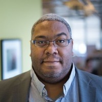 E-mail e número de telefone de Elie Mystal