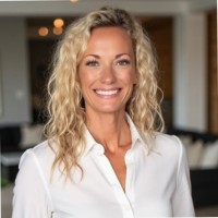 Family Express Employee Rae Moore's profile photo