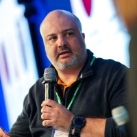 Convert Employee Giordani Pasqualon's profile photo
