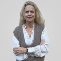 Helene Wiorek Email