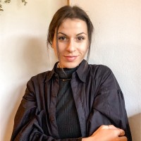 Beatriz Santos Email