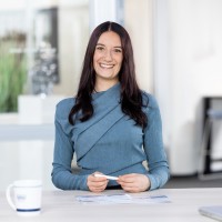 Nina Jülich Email
