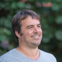 Uri Zeira Email
