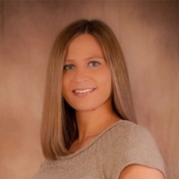 Tina Petelin Email & Phone Number