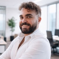 Ömer Akbaş Email