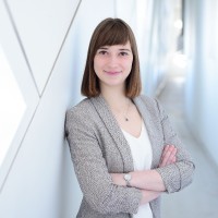 Daniela Thomas Email