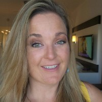 Nichole Mariakis Email & Phone Number