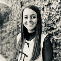 Oana Ungur Email