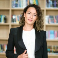 Renata Orlandoni Email