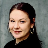 Danielle dos Santos Email & Phone Number