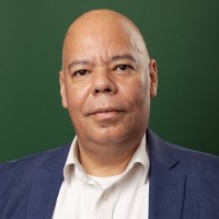 Lester Holloway Email