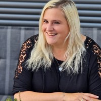 Michaela Olbrich Email