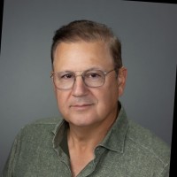 Email e telefono di Tony Romanos