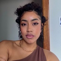 Débora Almeida Email