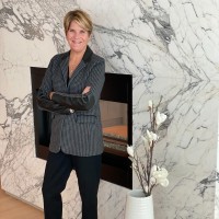 StarFish Medical Employee Lynne Lowry's profile photo