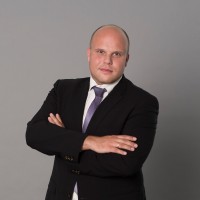 Steve Brägas Email