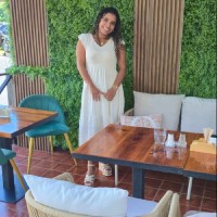 Emily de León Email