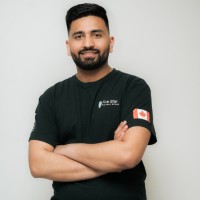 Five Star Holiday Decor Employee Manjot Uppal's profile photo