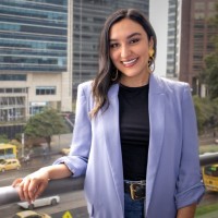 Valery Bayter Uscátegui Email
