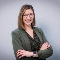 Annika Kossack Email