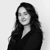 Isadora Reis Email & Phone Number