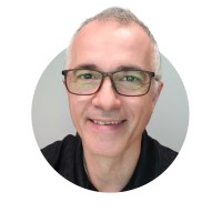 Roberto Medeiros Email