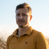 Tomas Petrik Email