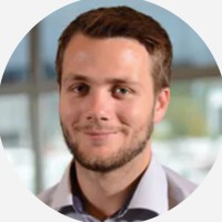 Simon Moe Email