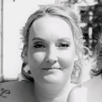 Leonie Breure Email
