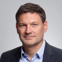 MacIej Mitoraj Email
