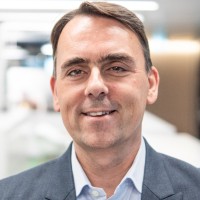 Urs Lüthy Email