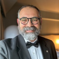 State Farm Employee Dar Hakimi's profile photo