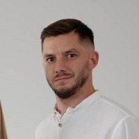 Jakub Piekarz Email
