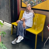 Kania Angreani Email