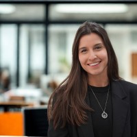 Julia Barros Email