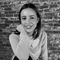 Ediciones y Estudios Employee Andrea Armas Mazaira's profile photo