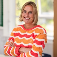 Nine Feet Tall Employee Esther McMorris's profile photo