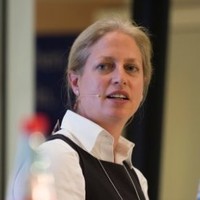 Allianz Global Investors Employee Julia Borchers's profile photo