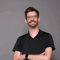 Theo Calais Email
