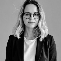 Emily van Dyck Email