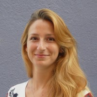Aurélia Tron Email