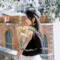 Natacha Zheng Email