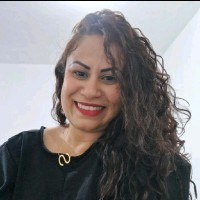 Suélen Amado Email